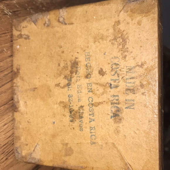 Handcrafted paper mache Costa Rican farmer bringing home days crop - Picture 10 of 12